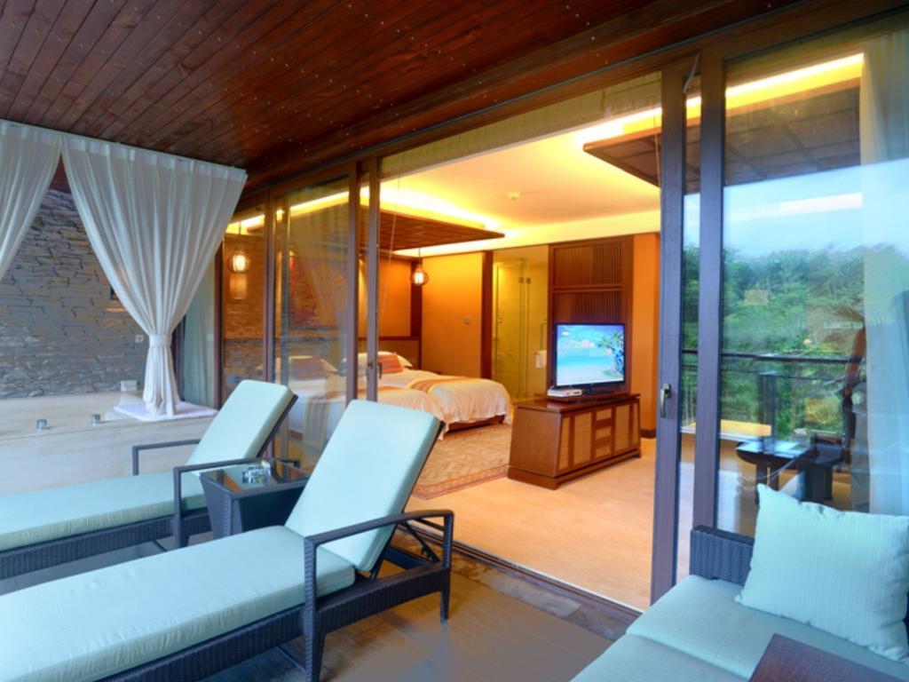 The Tang Hotel Hainan Mount Qixian Baoting Room photo